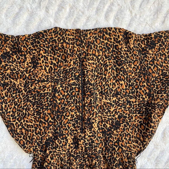 1980s Vintage St. Gillian Silk Leopard Print Dolman Sleeve Dress - Picture 10 of 14